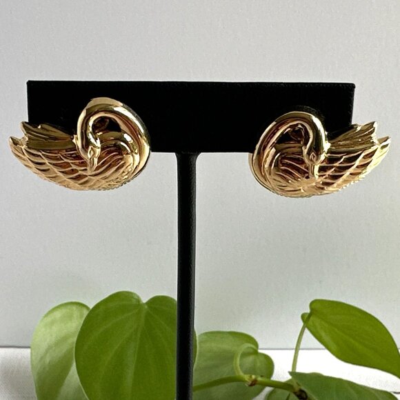 Vintage 1980s Avon Swan Clip-On Earrings Gold-Tone 1.5" Elegant Jewelry - Picture 8 of 8